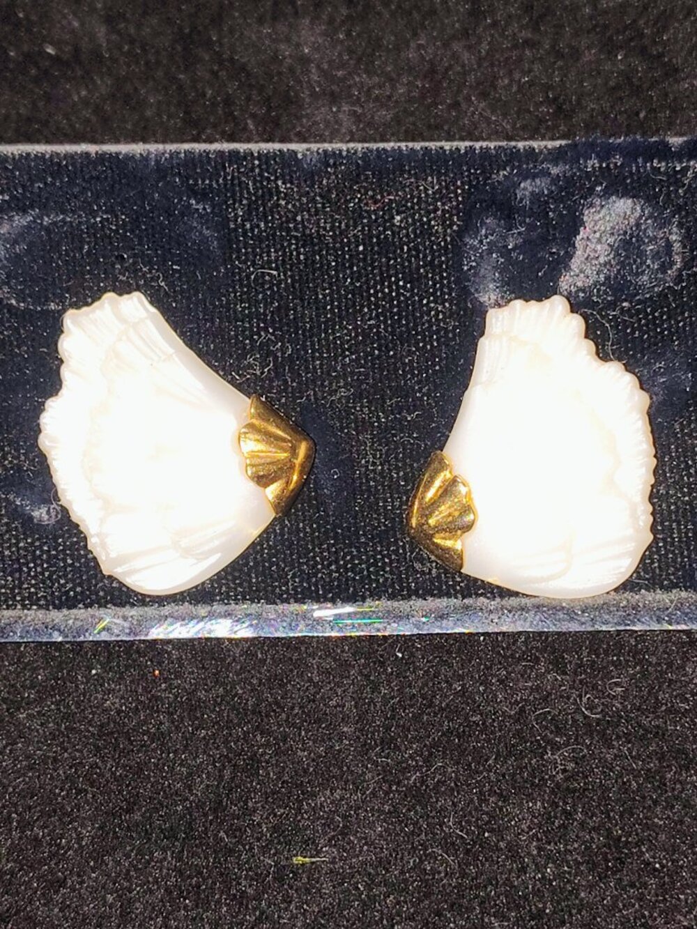 Vintage 1988 Avon “Pearlized Petal” Stud Earrings – Art Deco Revival